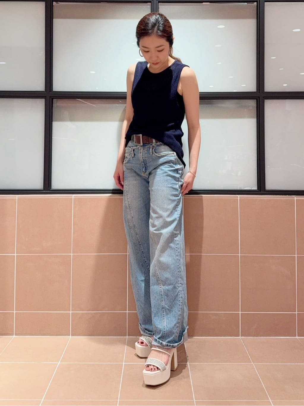 kaoriさんの「ESPERANZA｜【ラク盛り／サンダル】リピーター続出／脚長美脚　ミュールサンダル」を使ったコーディネート