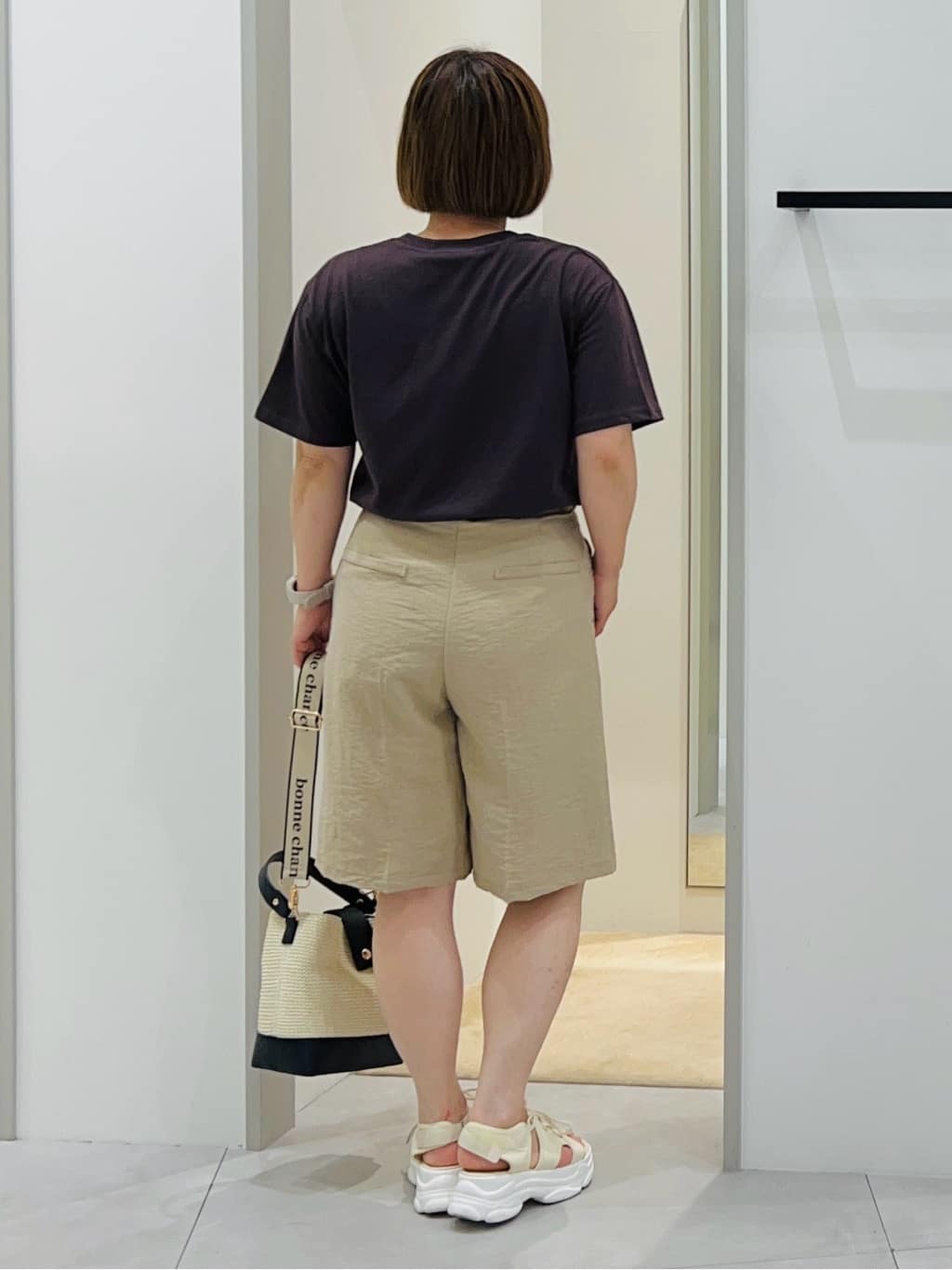 タナさんの「THE SHOP TK｜フォトアソートTシャツ【接触冷感/UV/毛玉になりにくい/洗濯機OK】」を使ったコーディネート