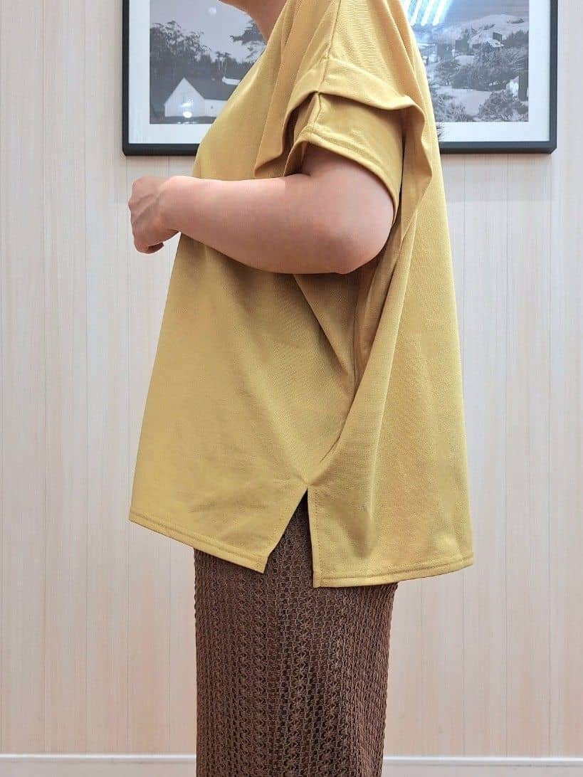 Saoさんの「SHOO･LA･RUE｜【S-LL/UV/吸水速乾】さらりと着こなす 肩タックゆるトップス」を使ったコーディネート