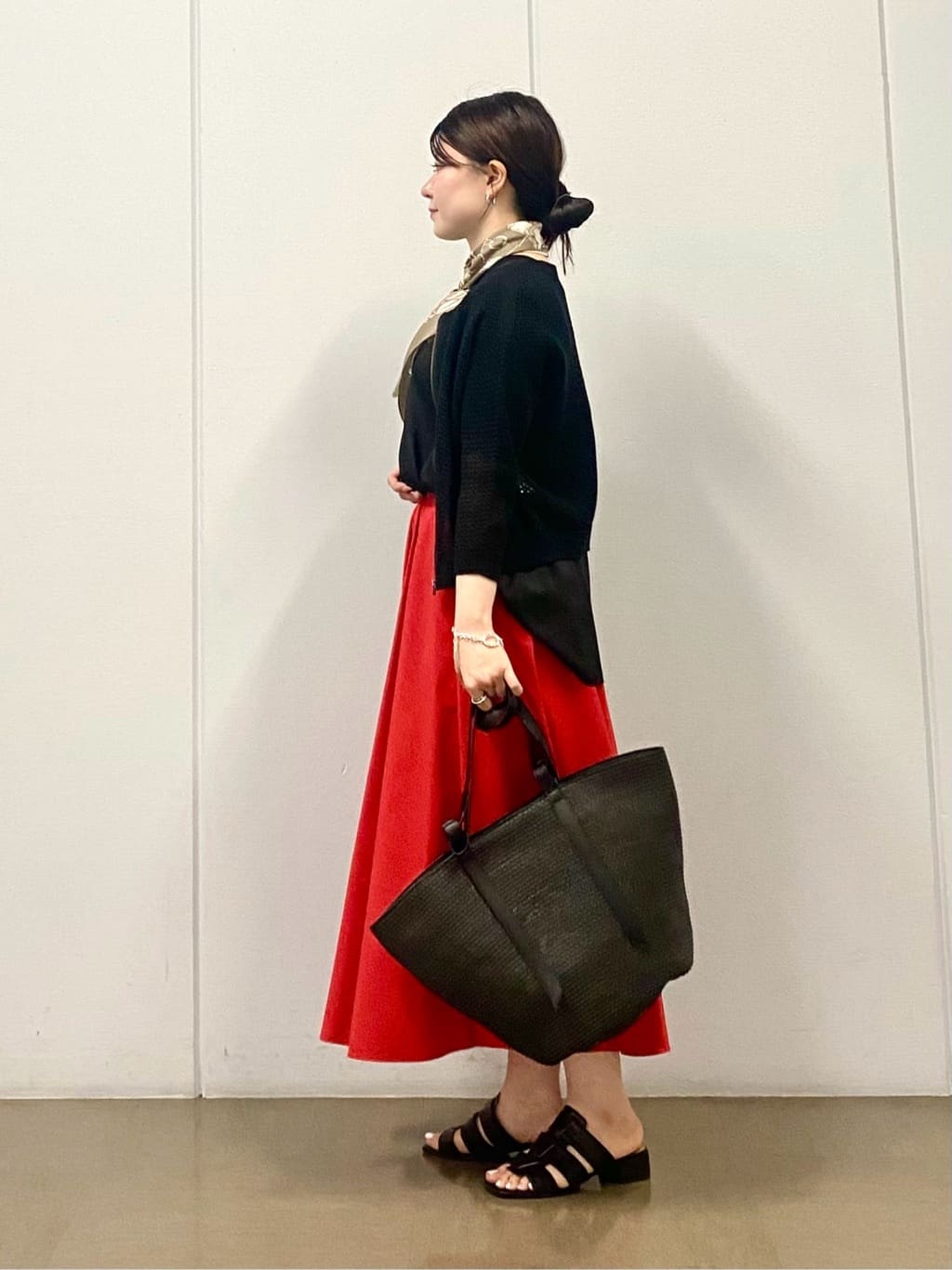 misakiさんの「INDIVI｜【バックシャン】デザインTブラウス」を使ったコーディネート