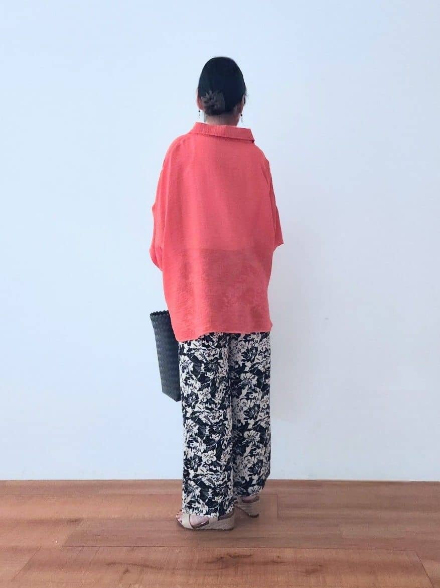 くまさんの「SHOO･LA･RUE｜ゆるっと感がこなれ見え ワッシャーシアー半袖シャツ」を使ったコーディネート
