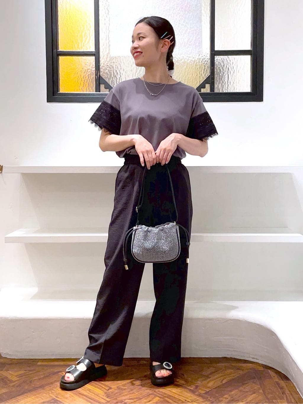 あんりさんの「grove｜【洗える/二の腕カバー】上品なレースで叶える、きちんと見えの夏Tシャツ」を使ったコーディネート