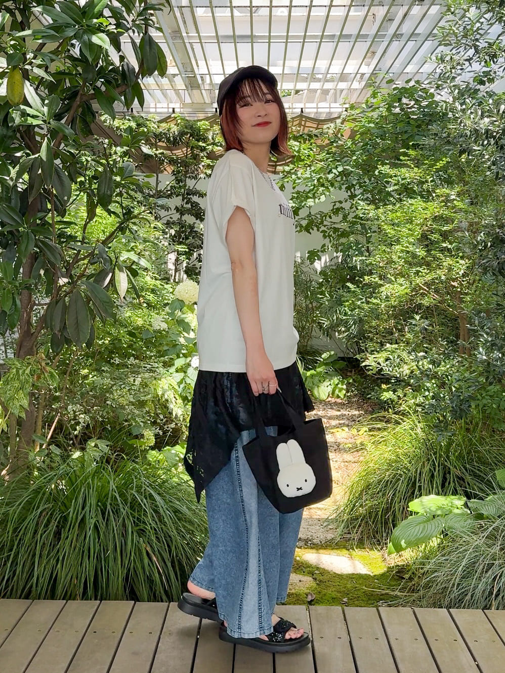 𝐜𝐡𝐢𝐤𝐚さんの「SHOO･LA･RUE｜【miffy】グラフィックTシャツ」を使ったコーディネート