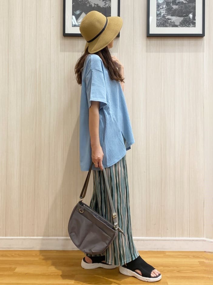 natsuさんの「SHOO･LA･RUE｜【S-LL/洗える/体型カバー/5分袖】涼しくきれいに決まる Aライントップス」を使ったコーディネート