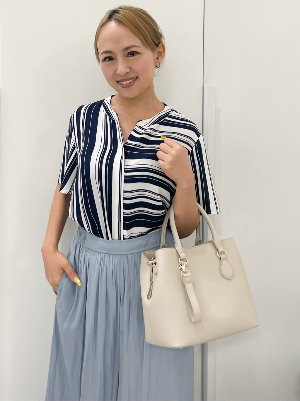 chiiさんの「COUP DE CHANCE｜【手洗い可】リラクシーフレアパンツ」を使ったコーディネート