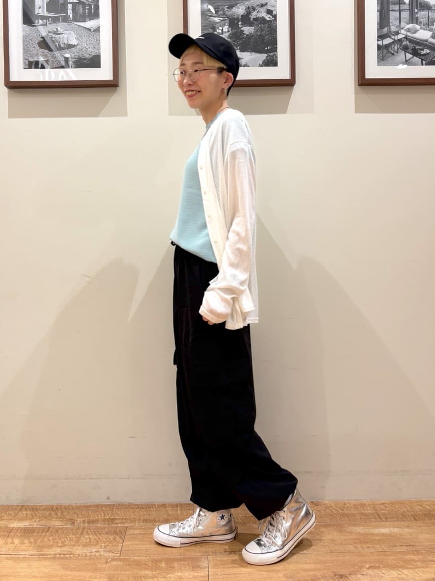 Ayumiさんの「SHOO･LA･RUE｜◆【S-LL/ひんやり/洗濯後しわになりにくい】程よいシアー感 ロゴTシャツブラウス」を使ったコーディネート