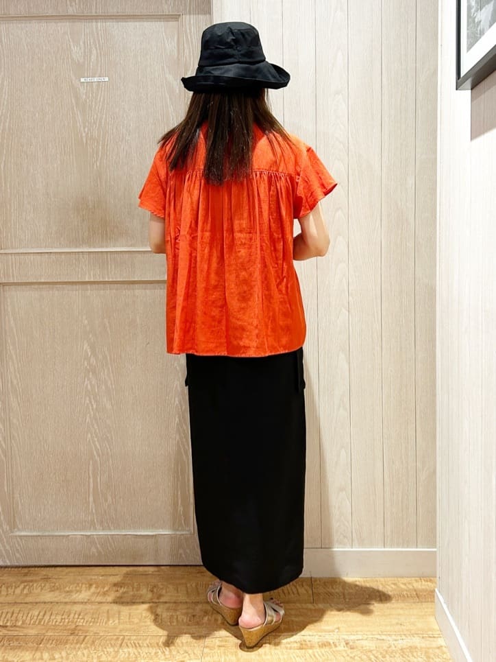 yukaさんの「SHOO･LA･RUE｜【S-LL】大人のきれいめカジュアルに 麻調カーゴナロースカート」を使ったコーディネート