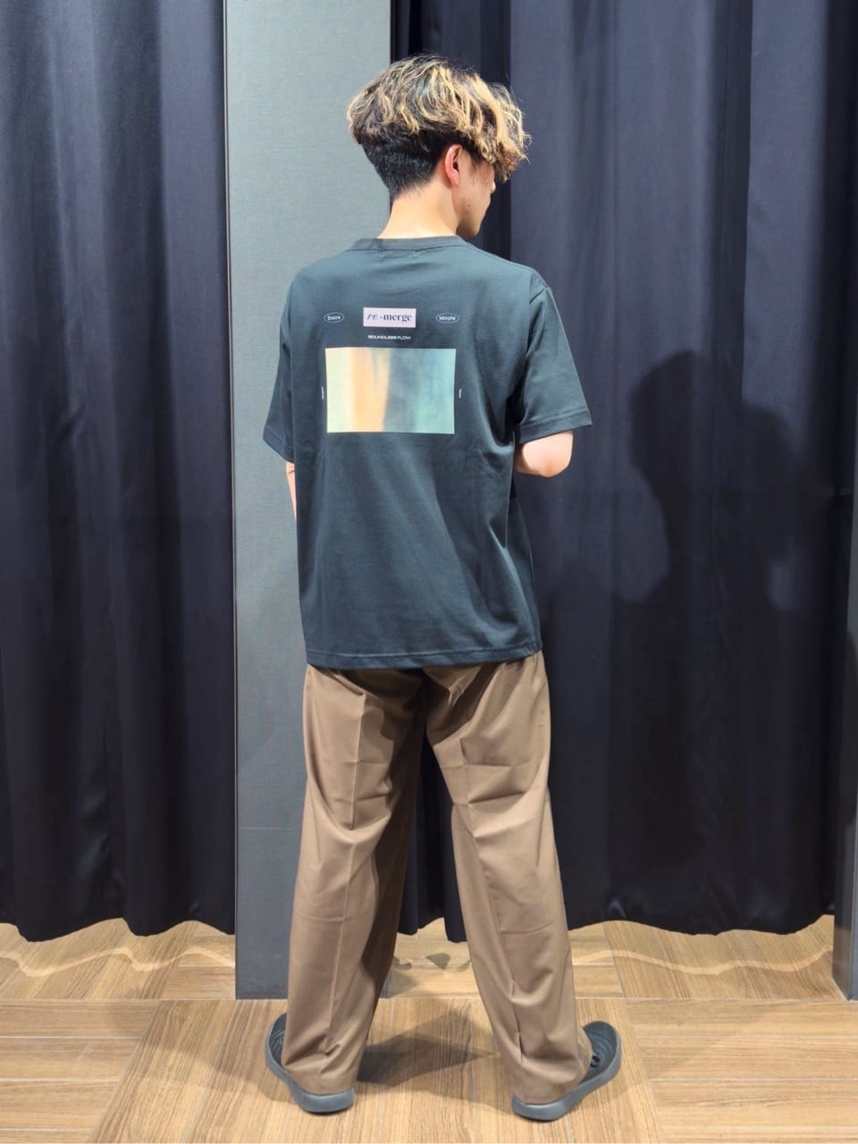 tomoyaさんの「THE SHOP TK｜ツイルステッチ半袖カーディガン【洗濯機OK/接触冷感】」を使ったコーディネート