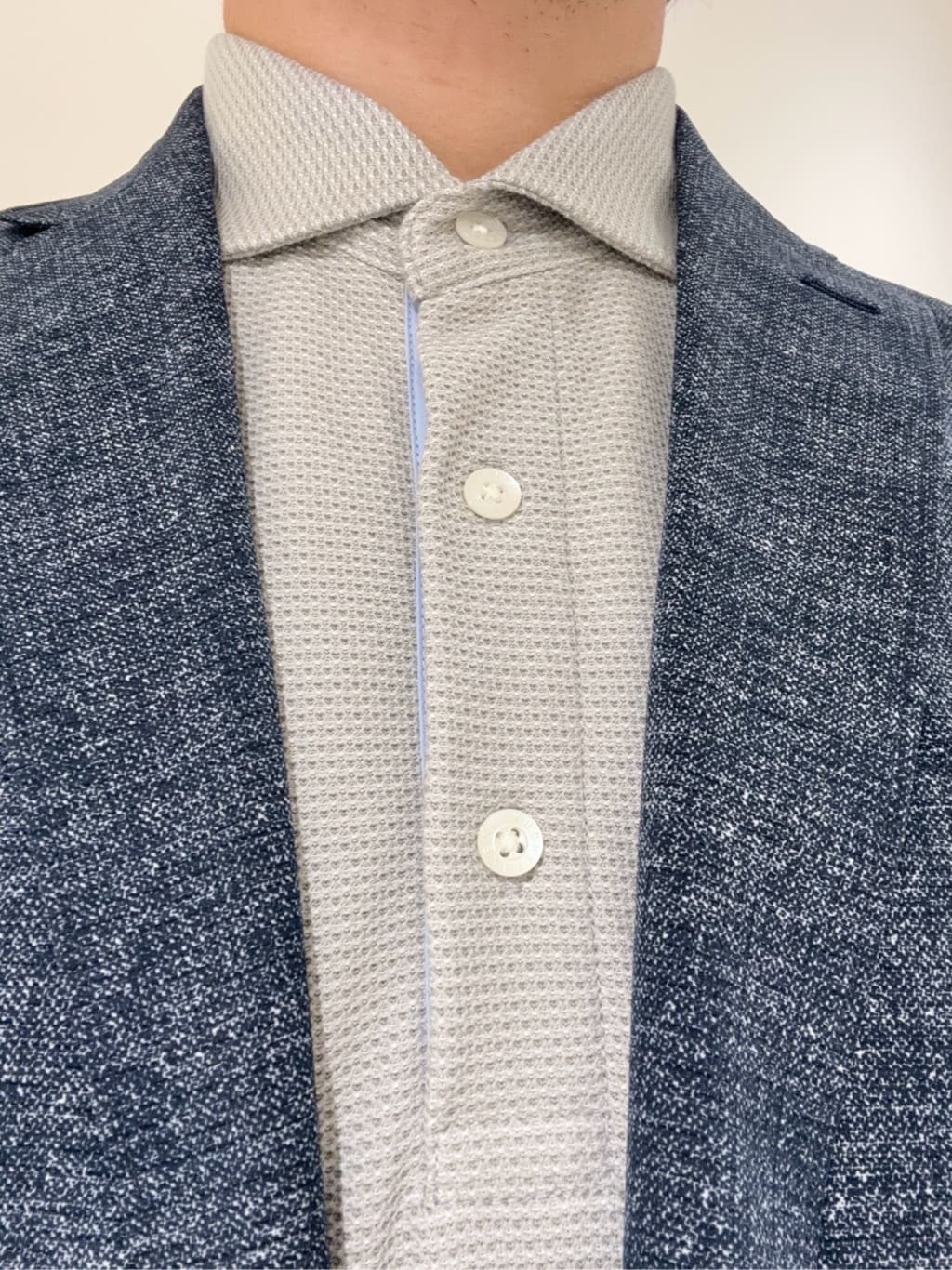 及川さんの「TAKEO KIKUCHI｜【抗菌防臭】COOL DOTS（R）ドビープリント ジャケット」を使ったコーディネート