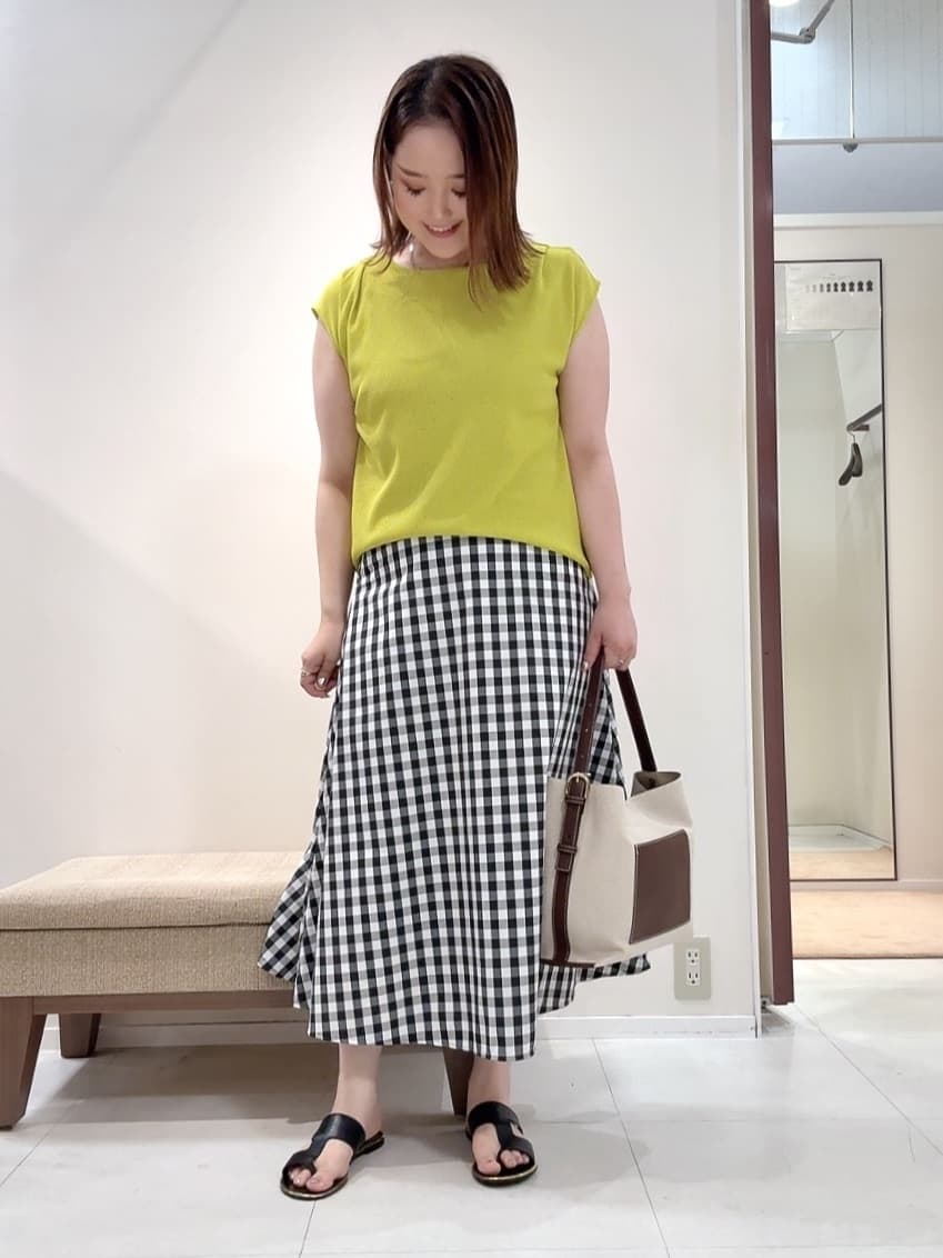 YUIさんの「UNTITLED｜【ジャージ素材】インナードッキングシアーカットソー」を使ったコーディネート