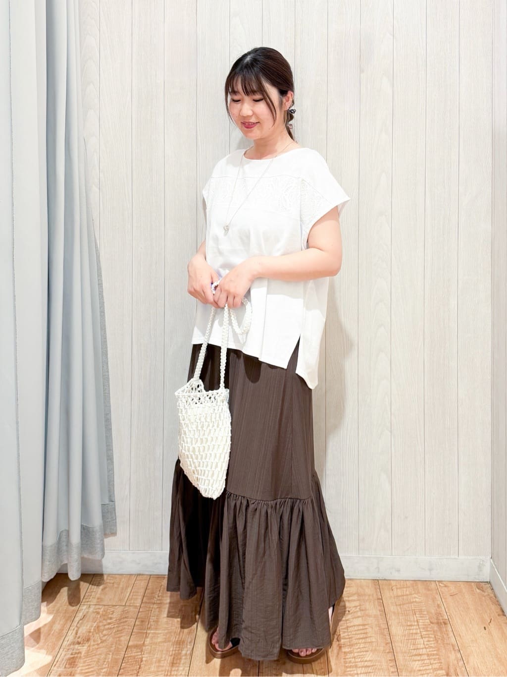 愛さんの「SHOO･LA･RUE｜アンクルゴムフラットサンダル」を使ったコーディネート