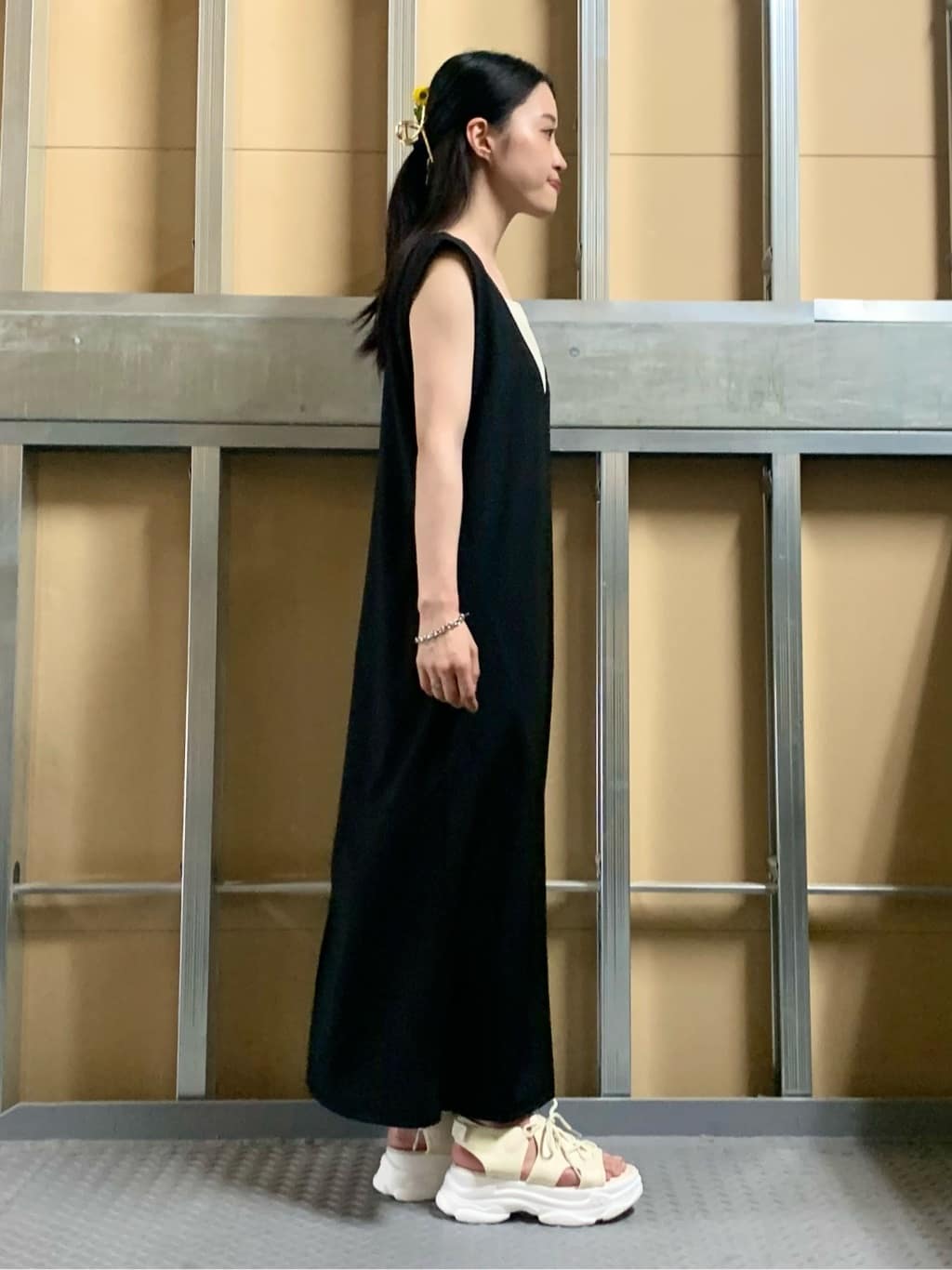 sahoさんの「THE SHOP TK｜【mizugiwa/ラッシュガード】Vネックジャンスカ/セットアップ可/接触冷感/UVケア/洗濯機O」を使ったコーディネート