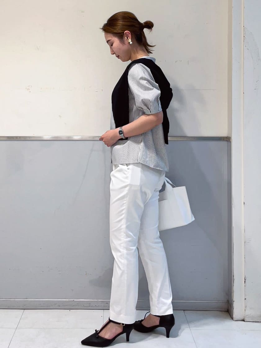 ミーさんの「index｜《7色展開／XS-LLサイズ》ビジューボタンクルーネックカーディガン【洗濯機洗い可】」を使ったコーディネート