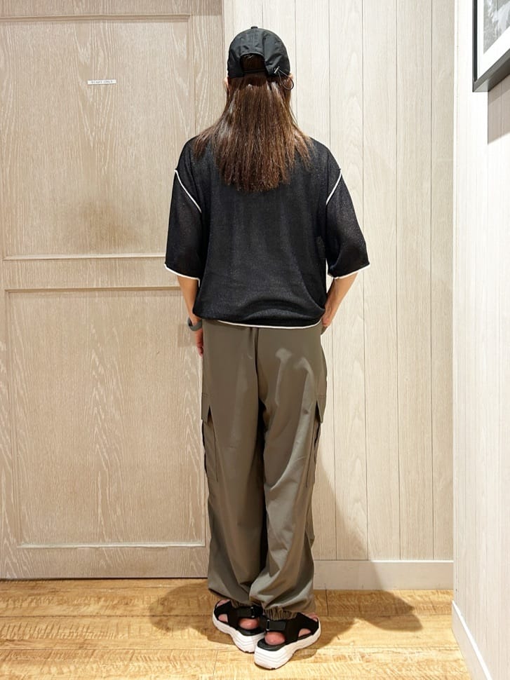 yukaさんの「SHOO･LA･RUE｜【S-LL】ゆるっと楽ちん さらさらカーゴジョガーパンツ」を使ったコーディネート
