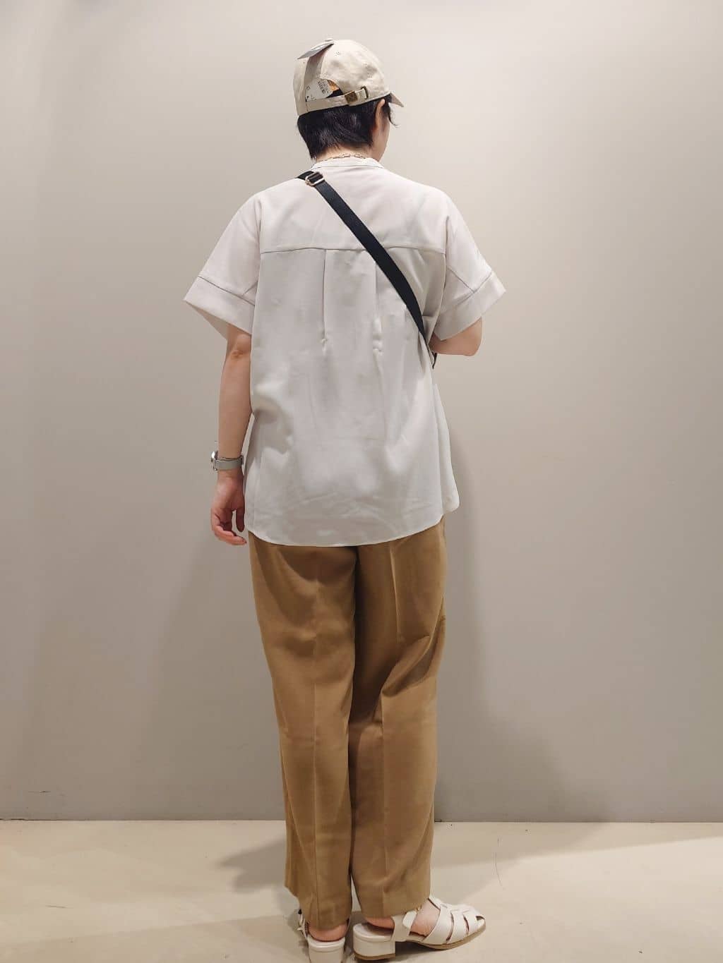 me：)さんの「OPAQUE.CLIP｜《5色展開／SS-LLサイズ》スキッパー金ボタンブラウス／セットアップ対応【防シワ／ストレッチ／洗濯」を使ったコーディネート