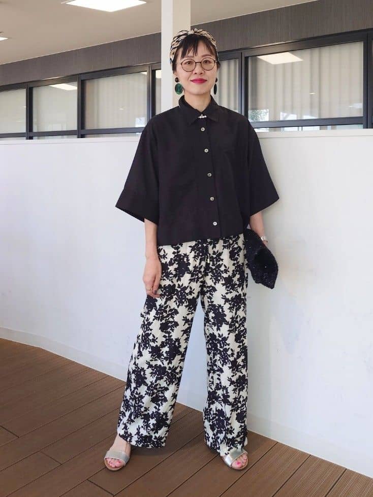 MUTSUKOさんの「UNTITLED｜【前開き/洗える】ショート丈シアーシャツ」を使ったコーディネート