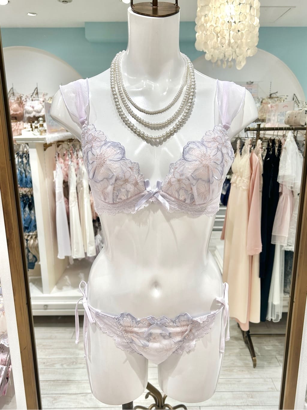 ichiさんの「Risa Magli｜ピア ブラジャー （D-F） ＜リサマリ ミラクル谷間ブラ＞」を使ったコーディネート