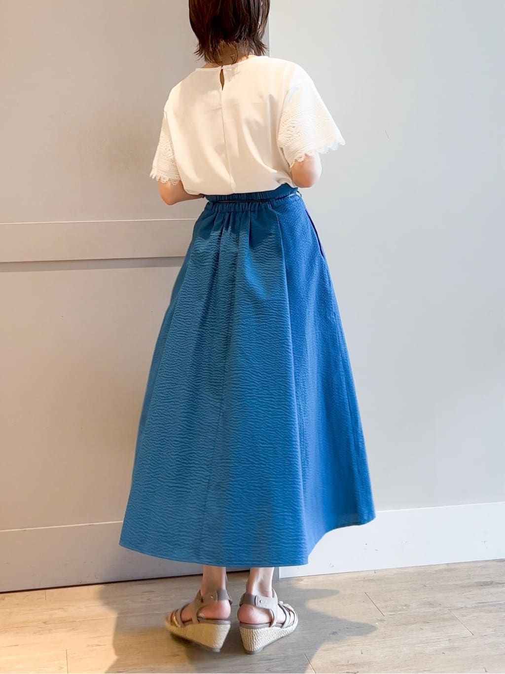 yamakoさんの「grove｜【洗える/二の腕カバー】上品なレースで叶える、きちんと見えの夏Tシャツ」を使ったコーディネート