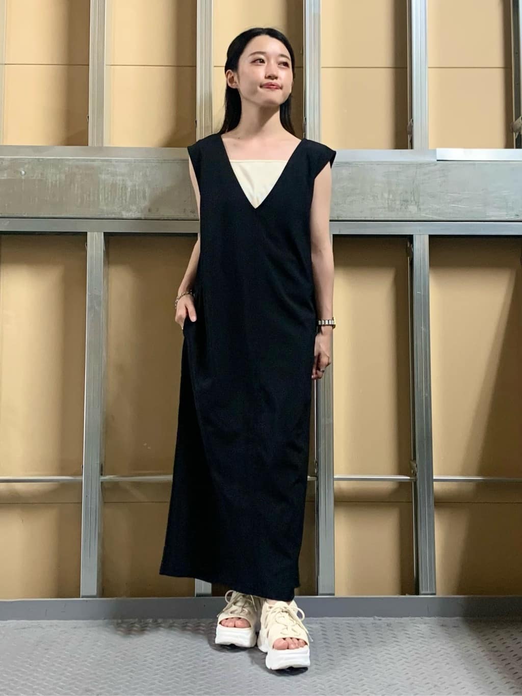 sahoさんの「THE SHOP TK｜【mizugiwa/ラッシュガード】Vネックジャンスカ/セットアップ可/接触冷感/UVケア/洗濯機O」を使ったコーディネート
