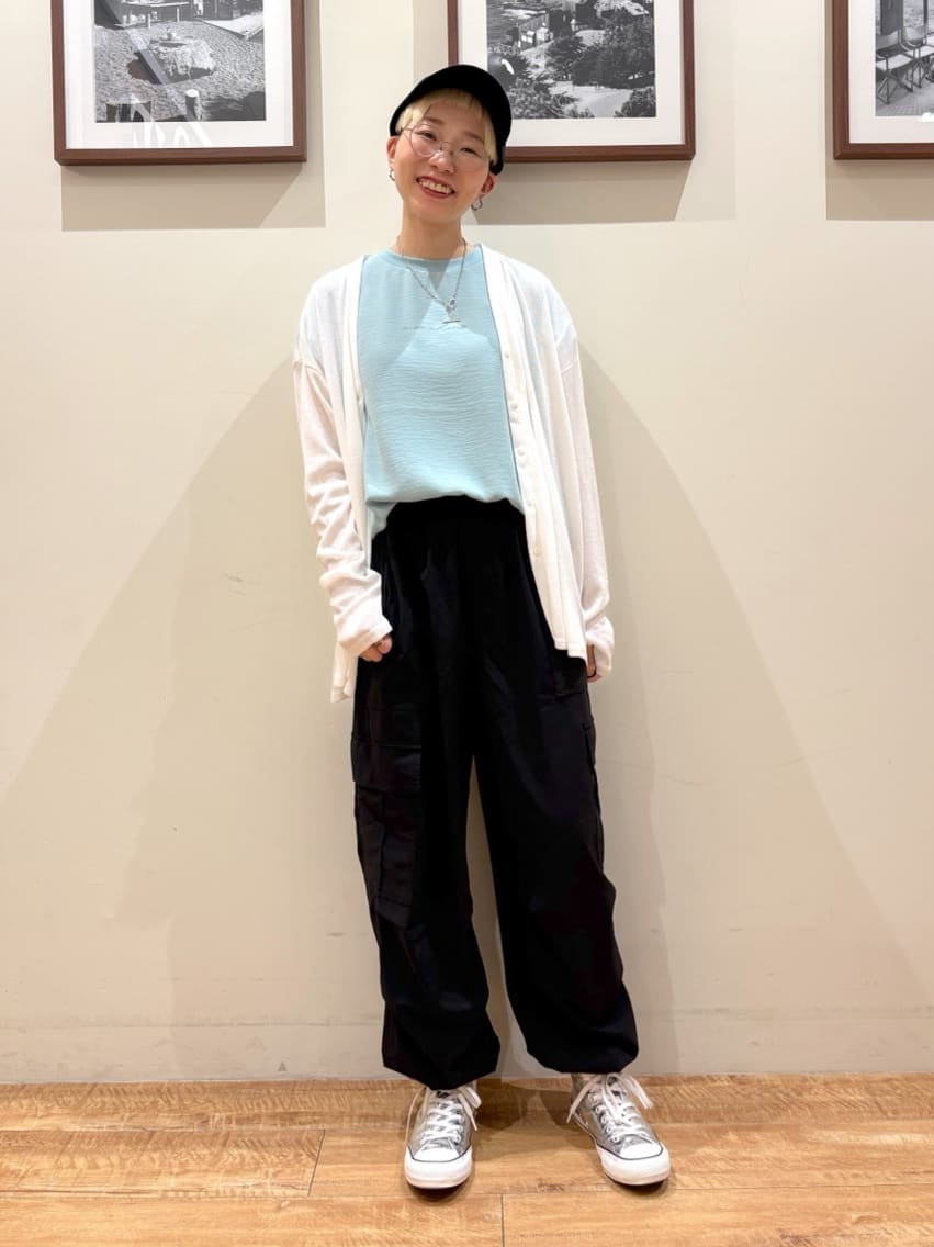 Ayumiさんの「SHOO･LA･RUE｜◆【S-LL/ひんやり/洗濯後しわになりにくい】程よいシアー感 ロゴTシャツブラウス」を使ったコーディネート
