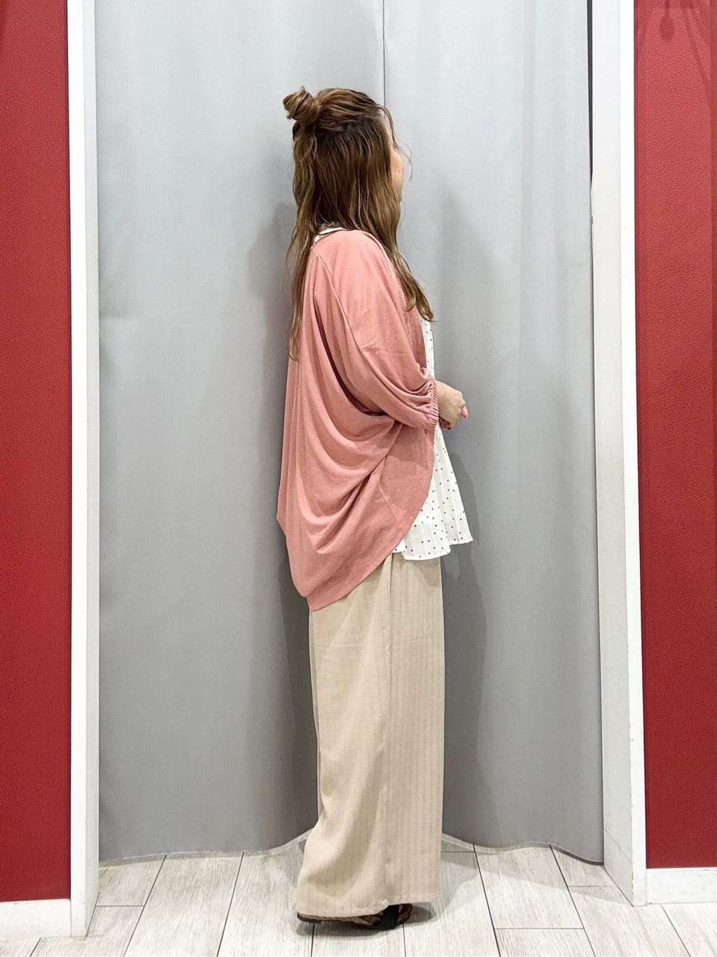 shioさんの「SHOO･LA･RUE｜【UV/さらさらタッチ】女性らしさ漂う 5分袖ボレロカーディガン」を使ったコーディネート