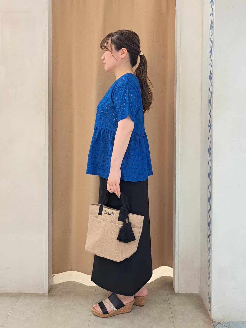 sho*さんの「SHOO･LA･RUE｜【S-LL】インせず決まる レースペプラムトップス」を使ったコーディネート