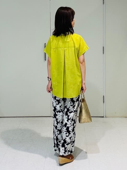 makiさんの「UNTITLED｜【洗える/スキッパー】フレンチスリーブシアーブラウス」を使ったコーディネート