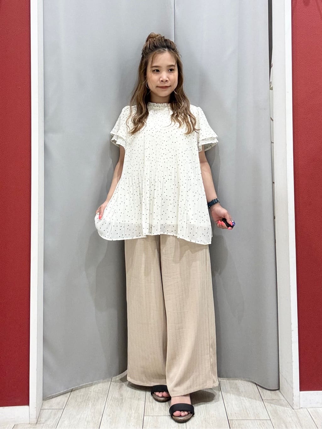shioさんの「SHOO･LA･RUE｜【UV/さらさらタッチ】女性らしさ漂う 5分袖ボレロカーディガン」を使ったコーディネート