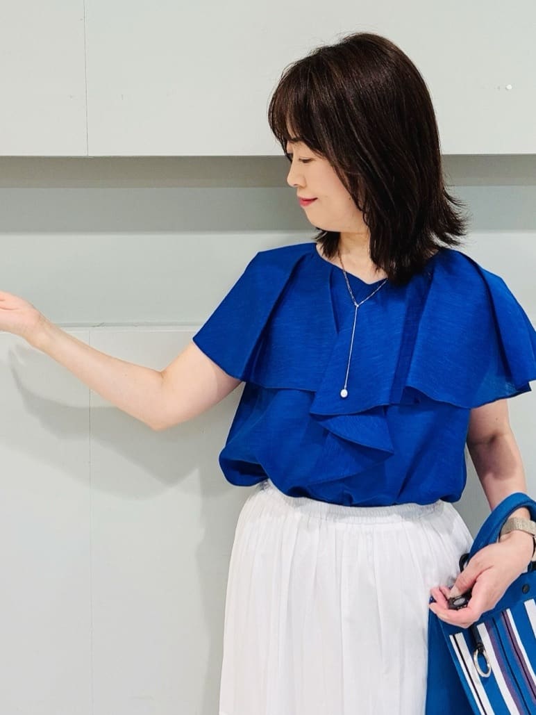makiさんの「UNTITLED｜【きれいめ/洗える/フリル】ラッフルシアーブラウス」を使ったコーディネート