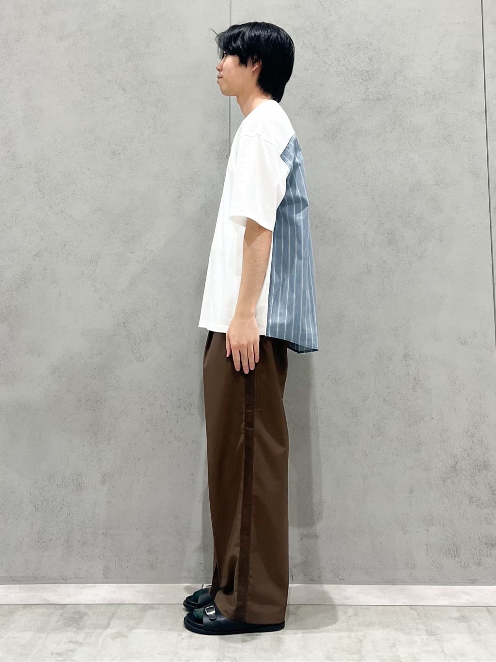 SHI-MAさんの「THE SHOP TK｜エシカルブロード切替Tシャツ 洗濯機OK」を使ったコーディネート