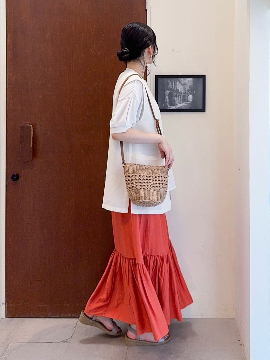 𝐇𝐢𝐫𝐨𝐦𝐢さんの「SHOO･LA･RUE｜【S-LL】夏のレイヤードコーデに さらりと着られるメッシュジレ」を使ったコーディネート