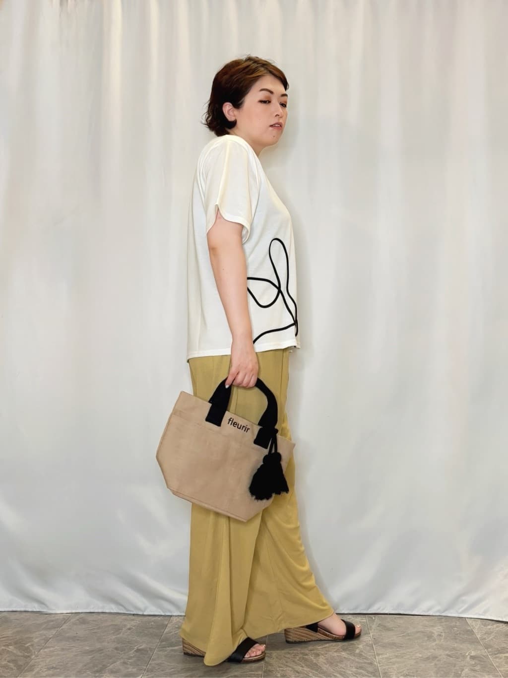 たみさんの「SHOO･LA･RUE｜【S-LL】コーデの主役になる コード刺繍デザインＴシャツ」を使ったコーディネート