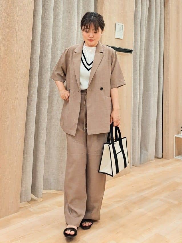ふるさんの「grove｜ロープベルトで差がつく 洗練リラックスパンツ」を使ったコーディネート