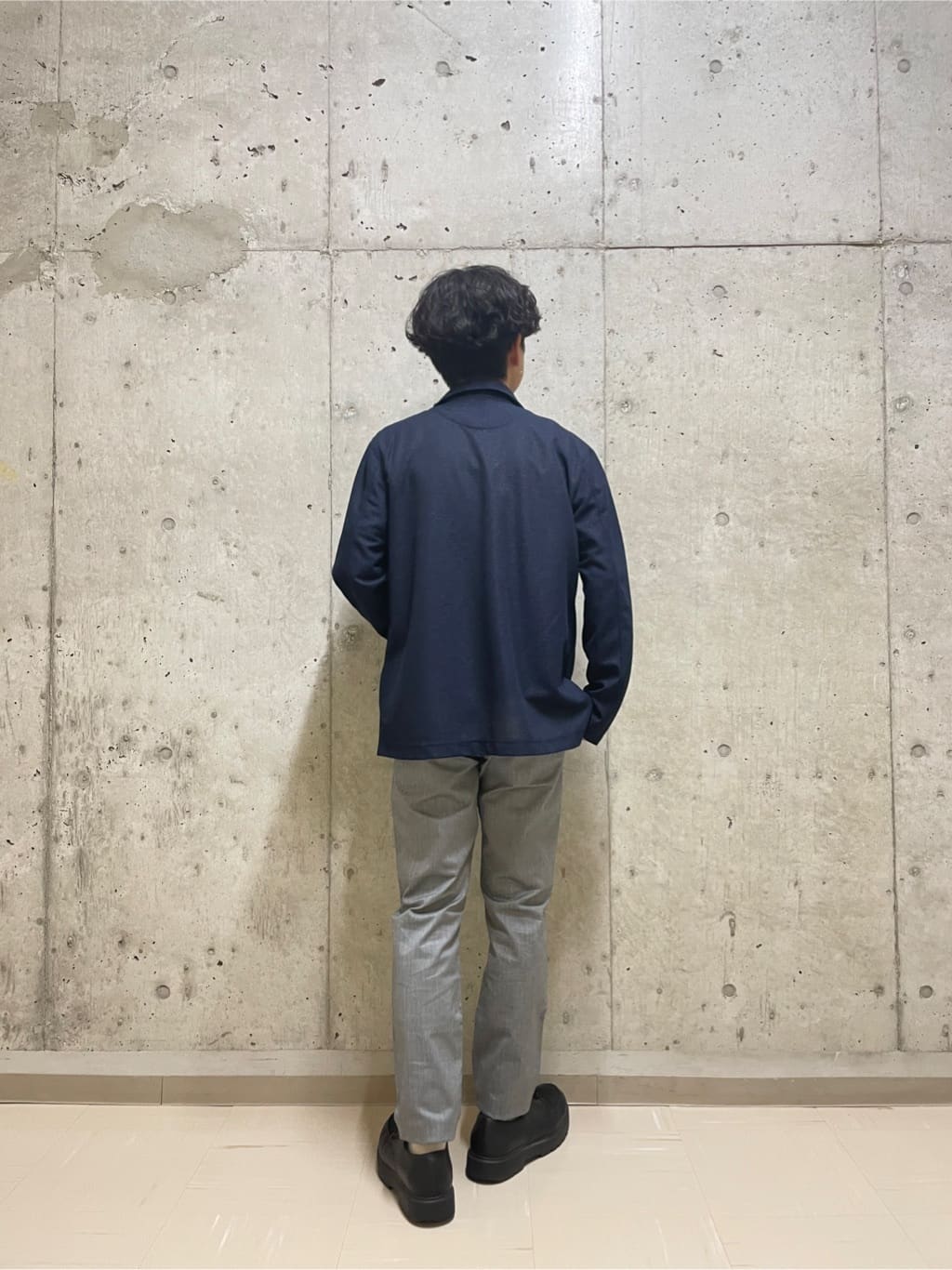 すずきさんの「TAKEO KIKUCHI｜【全7サイズ&times;8色展開！】トップマルチヘリンボン パンツ」を使ったコーディネート