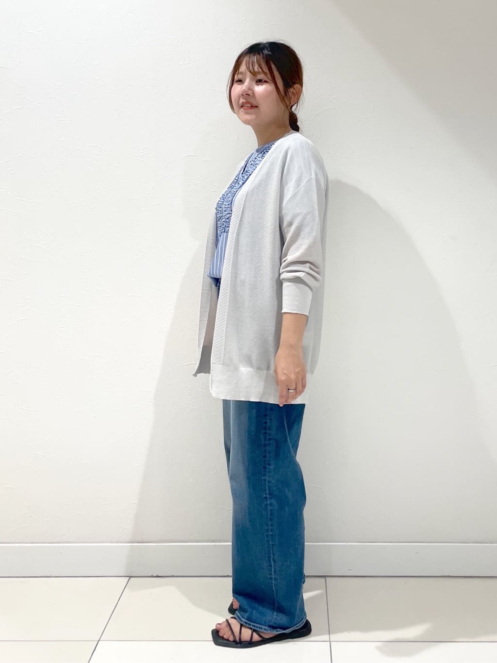 YUUKIさんの「INDIVI｜【洗える】胸元タックフリルブラウス」を使ったコーディネート