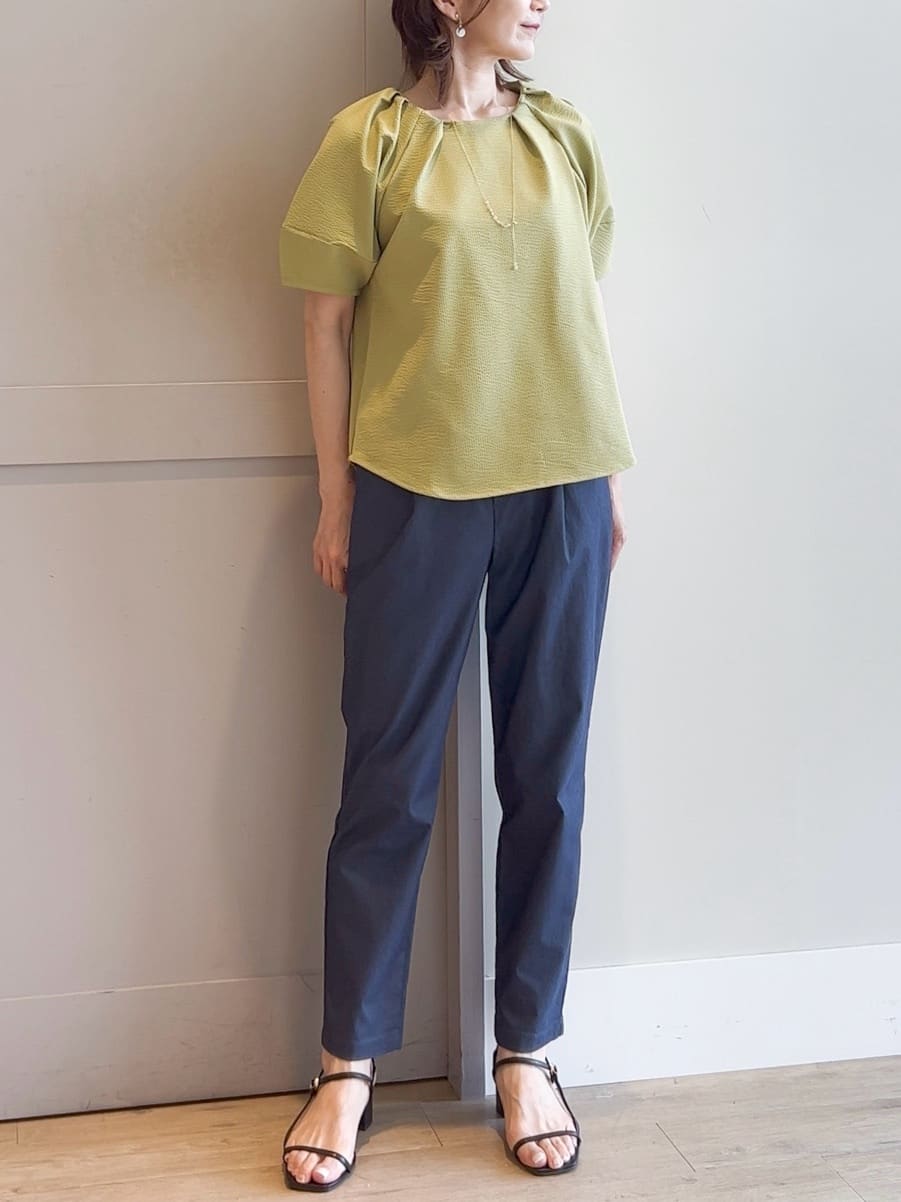 yamakoさんの「grove｜【冷感】サマーハイパーストレッチテーパードパンツ」を使ったコーディネート