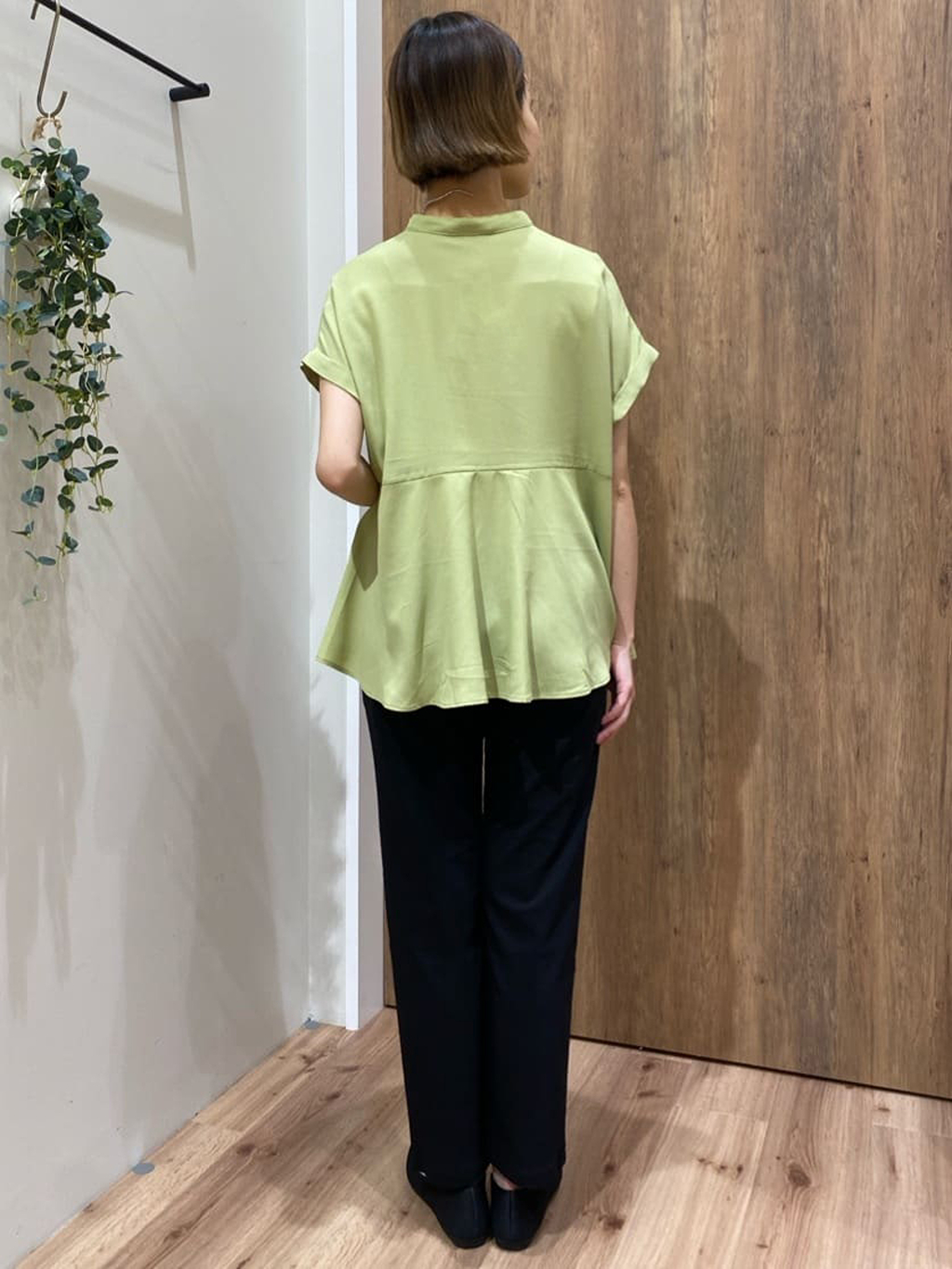 まなしぃさんの「grove｜【冷感】サマーハイパーストレッチテーパードパンツ」を使ったコーディネート