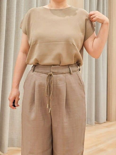 ふるさんの「grove｜ロープベルトで差がつく 洗練リラックスパンツ」を使ったコーディネート
