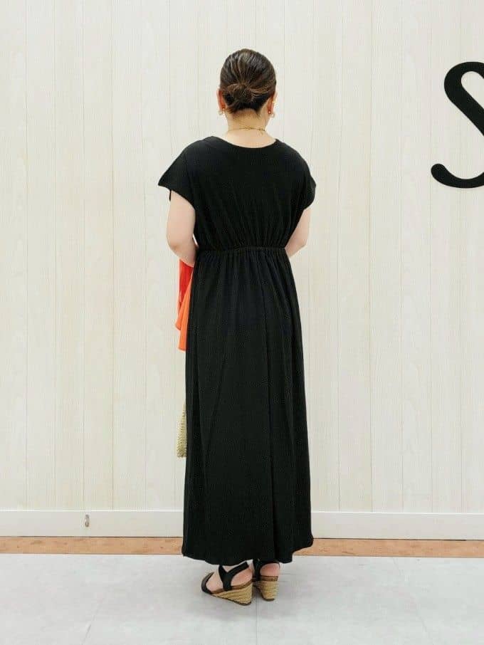 nanahachiさんの「SHOO･LA･RUE｜【前後2WAY】さらりと大人上品に 楊柳フレンチワンピース」を使ったコーディネート