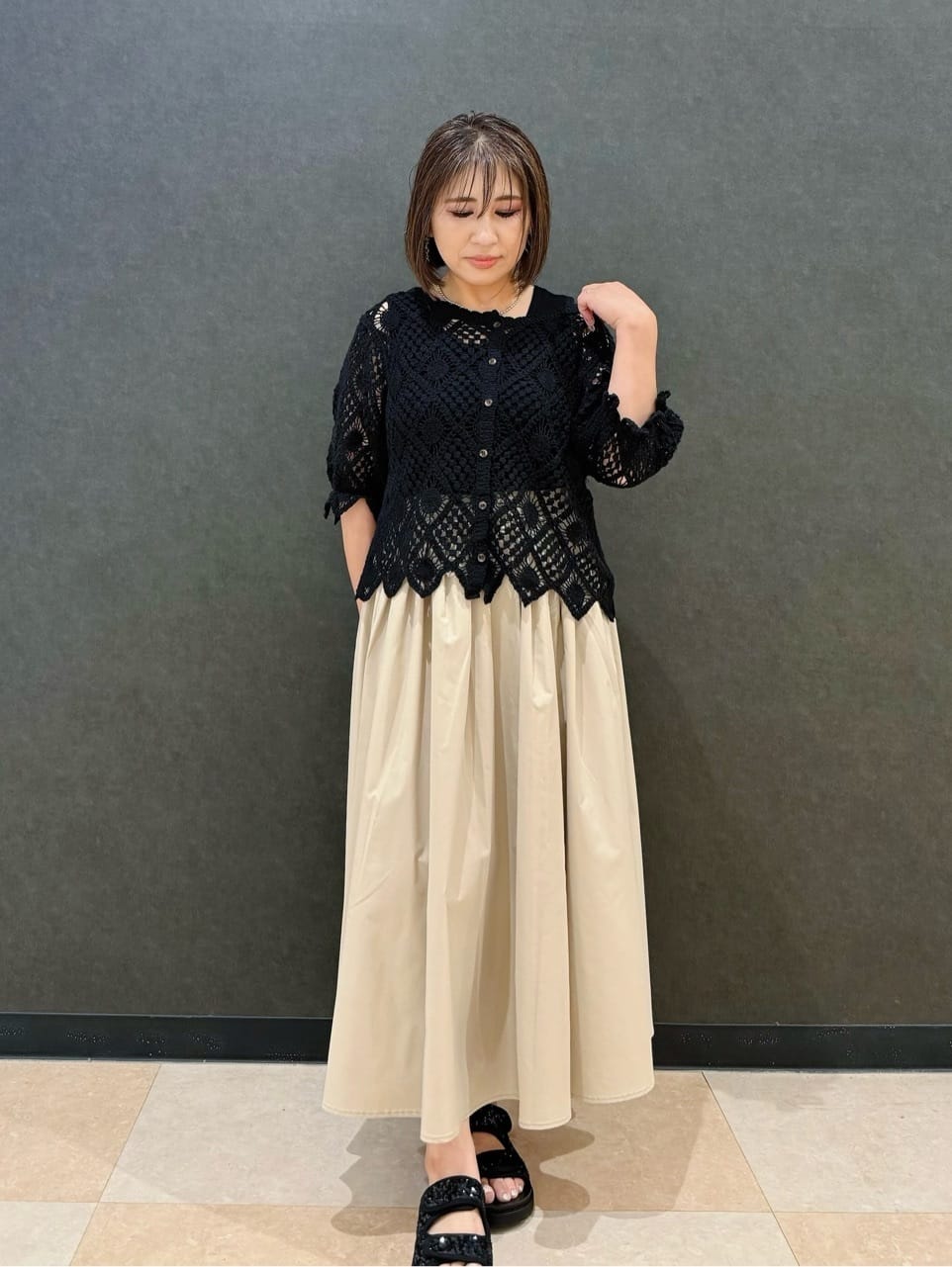 Megさんの「SHOO･LA･RUE｜【2WAY】大人のほんのり甘いスタイルに クロシェレースカーディガン」を使ったコーディネート