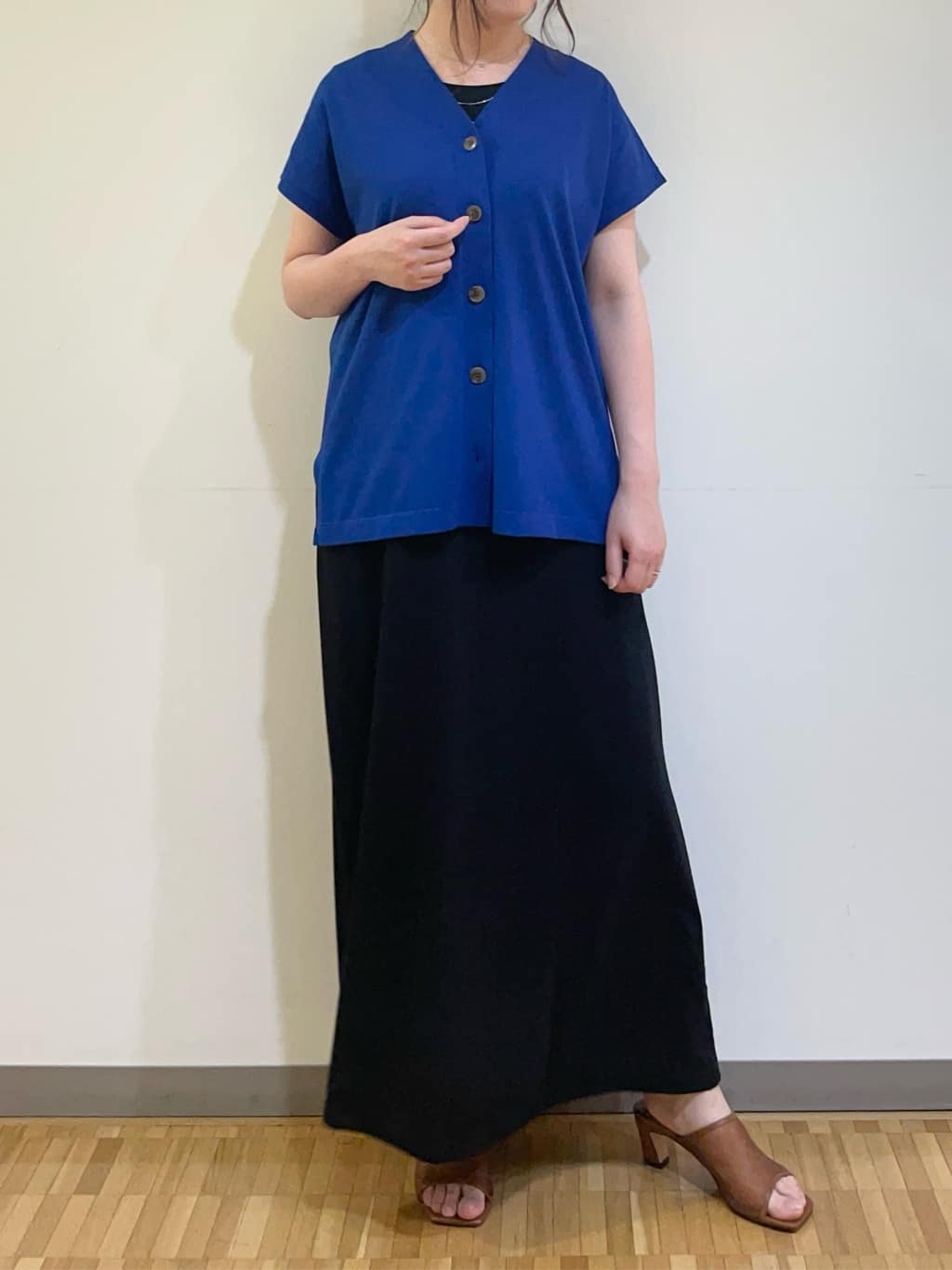 フナキさんの「UNTITLED｜【手洗い可】マルチストライプニットバッグ」を使ったコーディネート
