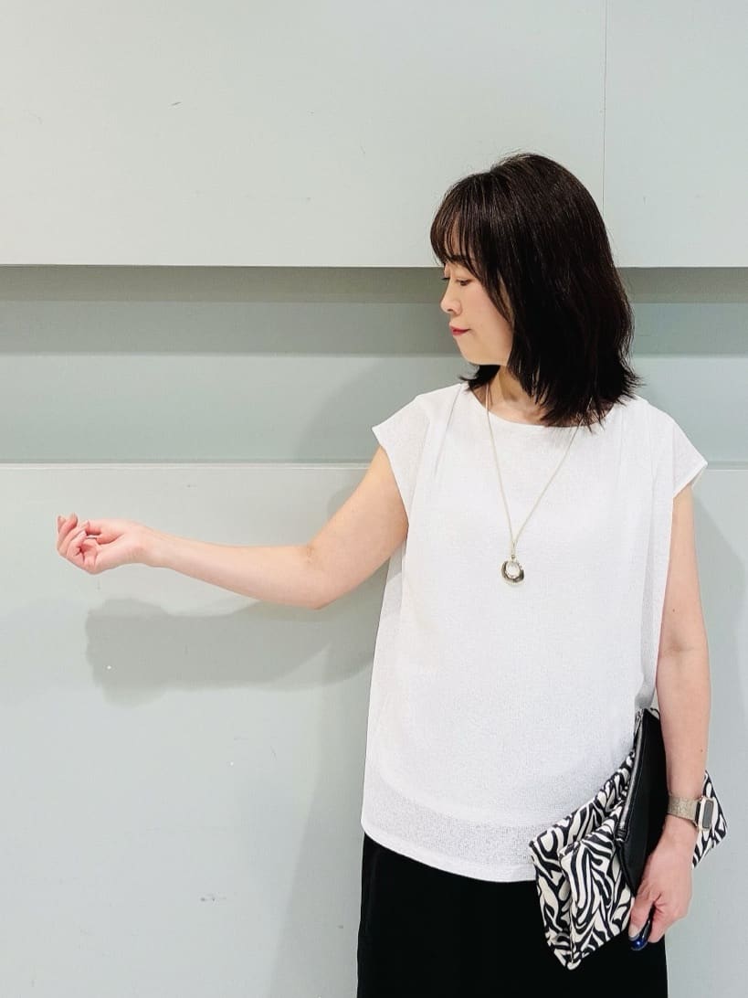 makiさんの「UNTITLED｜【ジャージ素材】インナードッキングシアーカットソー」を使ったコーディネート
