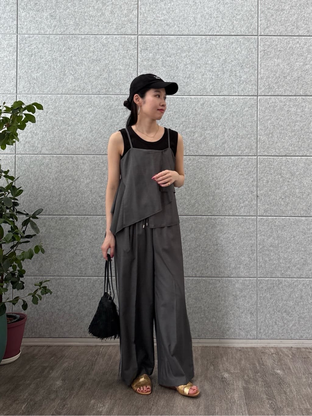 ひなさんの「INDIVI｜【セットアップ可能】サキソニーサイドラインパンツ」を使ったコーディネート