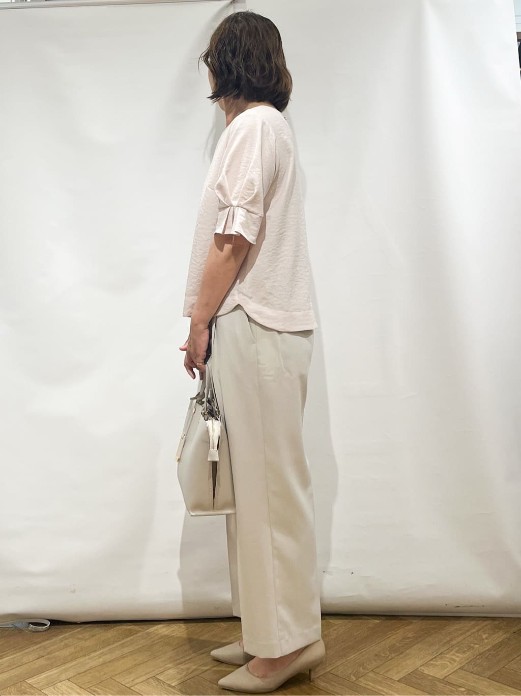 fumiさんの「index｜《8色展開／XS-LLサイズ》タックパフスリーブブラウス【洗濯機洗い可／吸水速乾／防シワ／抗ピル】」を使ったコーディネート