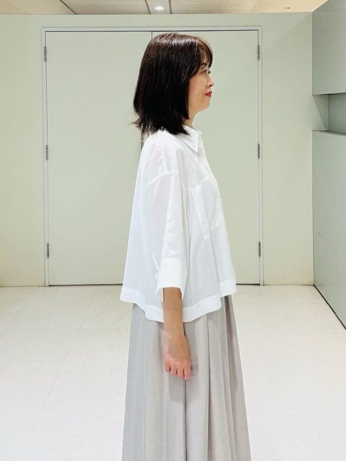 makiさんの「UNTITLED｜【後ろウエストゴム/洗える】シアーフレアースカート」を使ったコーディネート