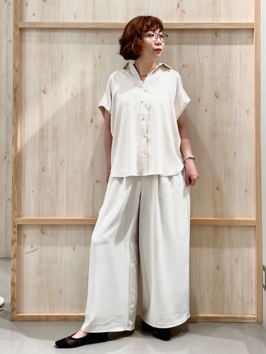 nakoさんの「THE SHOP TK｜コットンライクブラウス【接触冷感/洗濯機OK/UV/セットアップ可】」を使ったコーディネート
