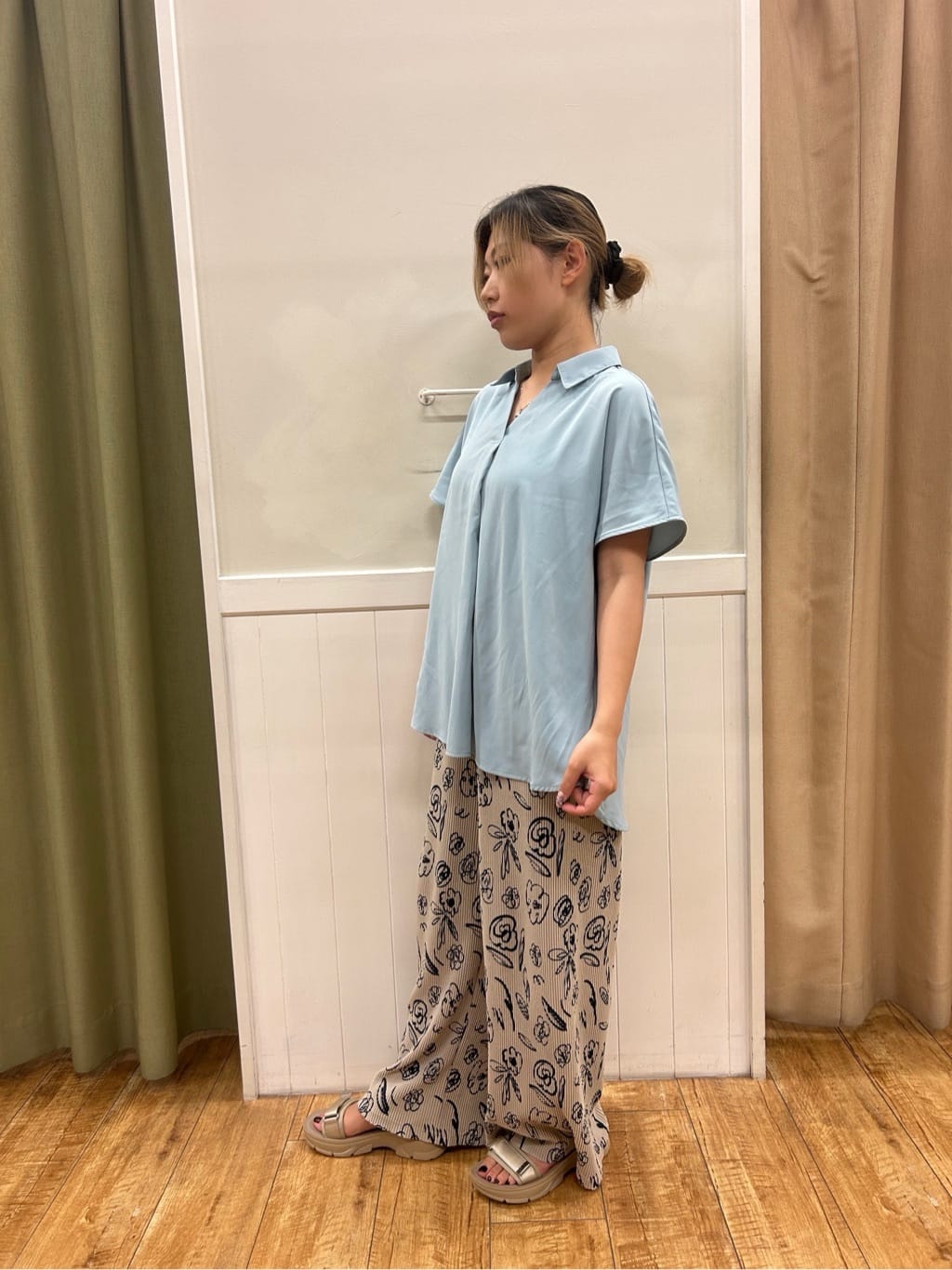 あんこさんの「SHOO･LA･RUE｜【洗える/S-LL/プチプラ】さらっとすっきりきれい見え スキッパーブラウス」を使ったコーディネート