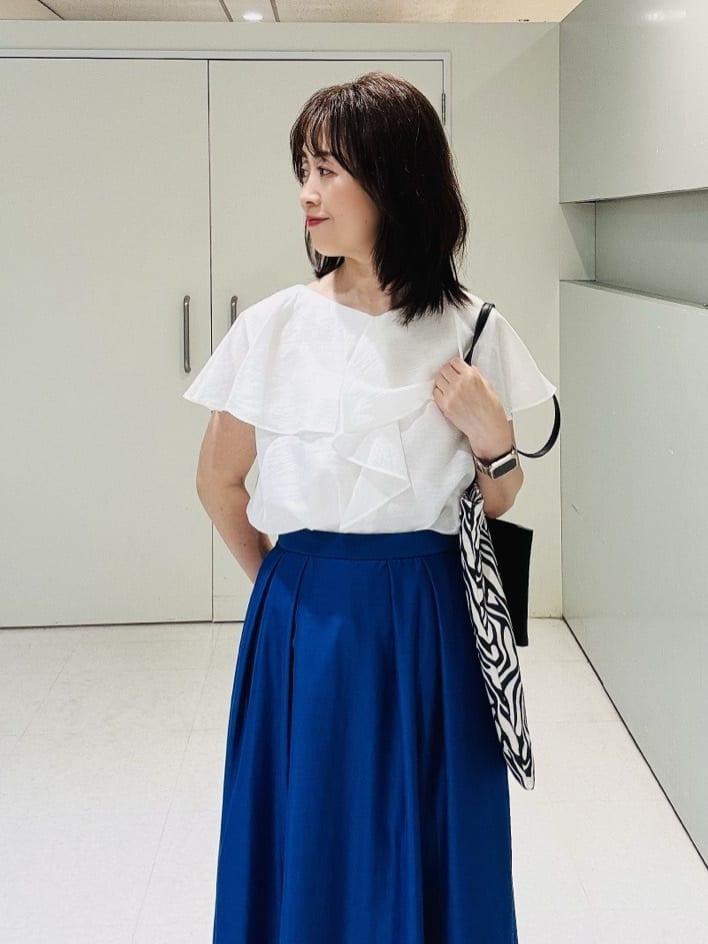 makiさんの「UNTITLED｜【きれいめ/洗える/フリル】ラッフルシアーブラウス」を使ったコーディネート