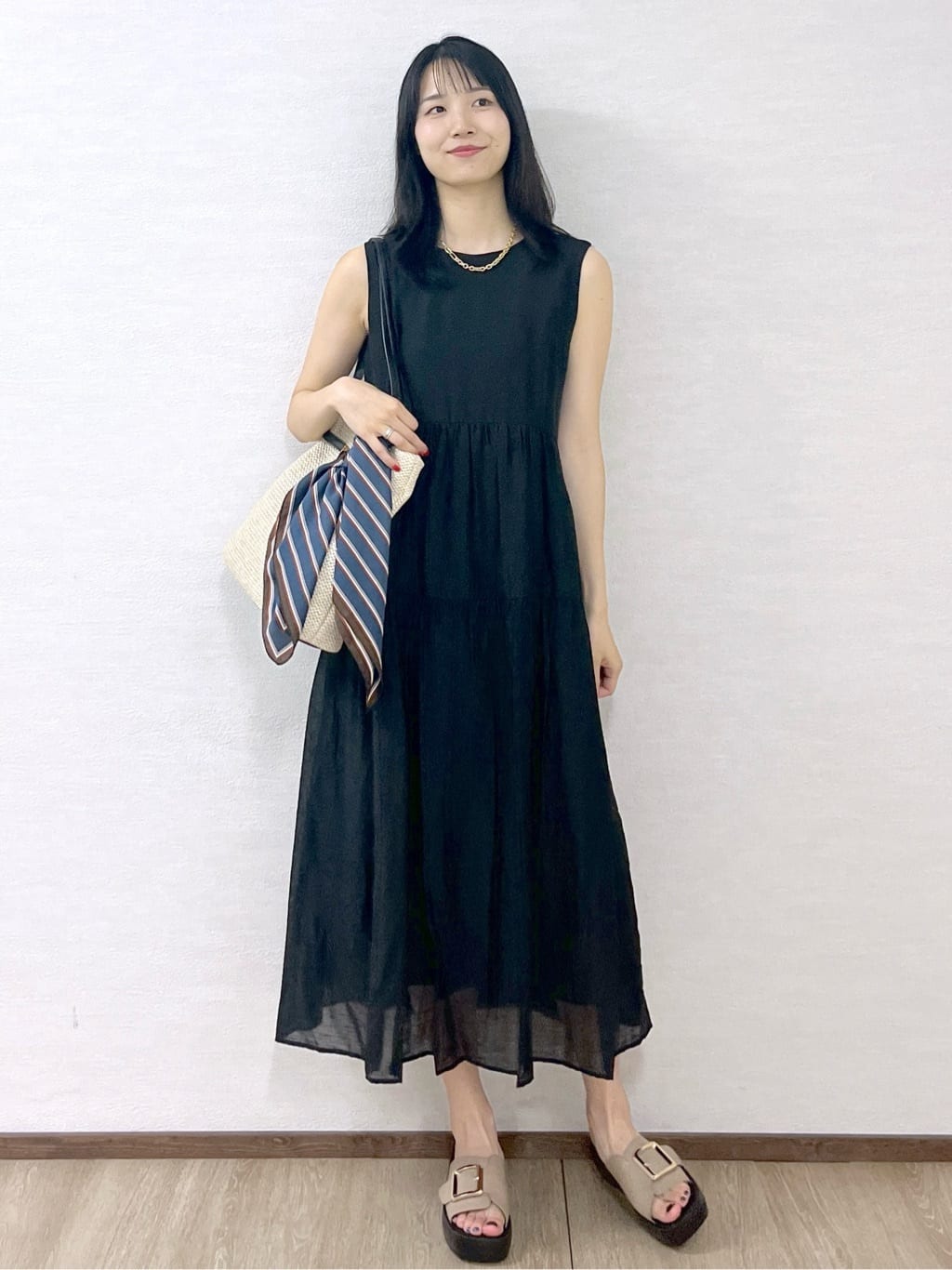 sachikoさんの「OPAQUE.CLIP｜麻混シアーギャザーティアードワンピース【洗濯機洗い可】」を使ったコーディネート