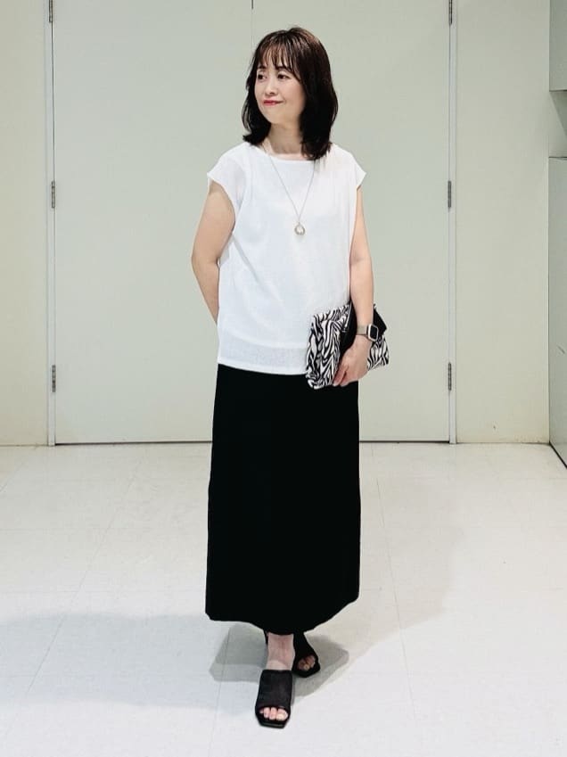 makiさんの「UNTITLED｜【ジャージ素材】インナードッキングシアーカットソー」を使ったコーディネート